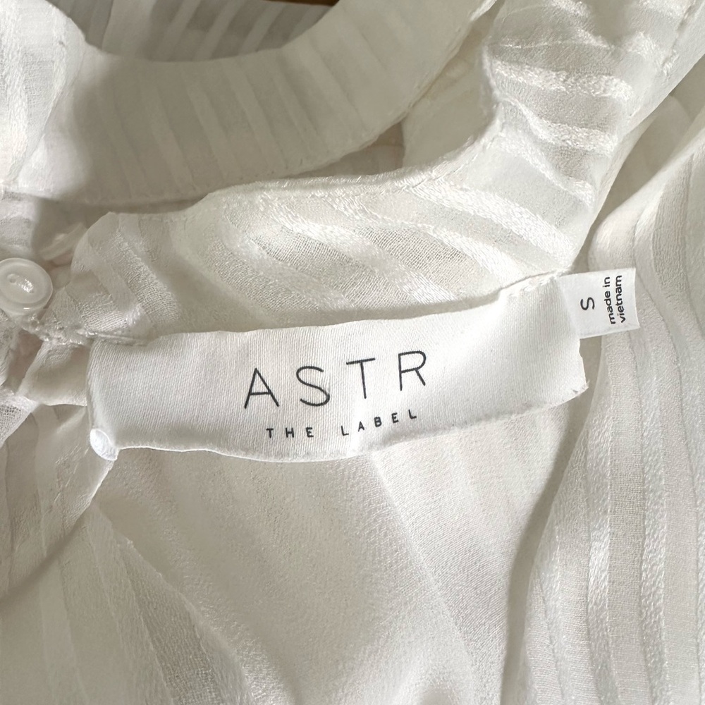 Astr the Label Sleeveless Ruffle Sleeve Choker Top Size S - Picture 6 of 7